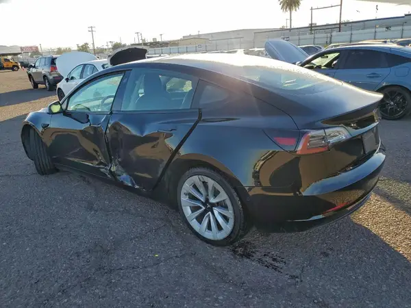 5YJ3E1EA6NF188070 2022 TESLA MODEL 3 - Image 2