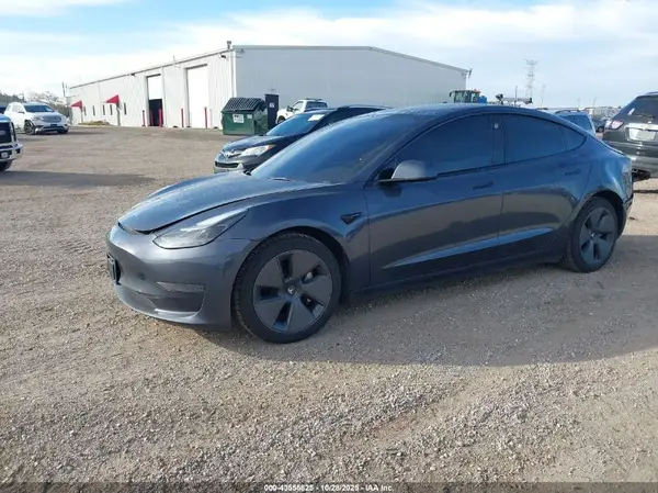 5YJ3E1EA6NF190207 2022 TESLA MODEL 3 - Image 2