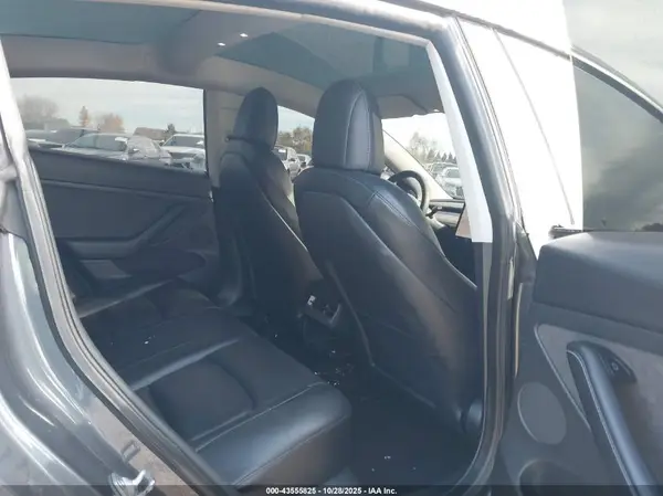 5YJ3E1EA6NF190207 2022 TESLA MODEL 3 - Image 8
