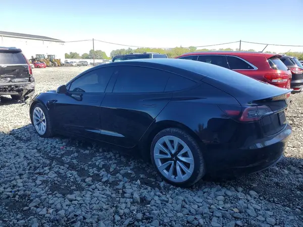 5YJ3E1EA6NF190742 2022 TESLA MODEL 3 - Image 2