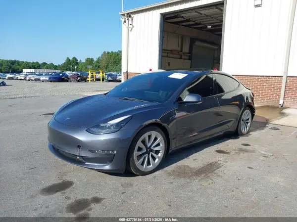5YJ3E1EA6NF190823 2022 TESLA MODEL 3 - Image 2
