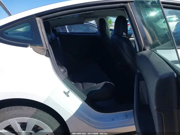 5YJ3E1EA6NF209130 2022 TESLA MODEL 3 - Image 8