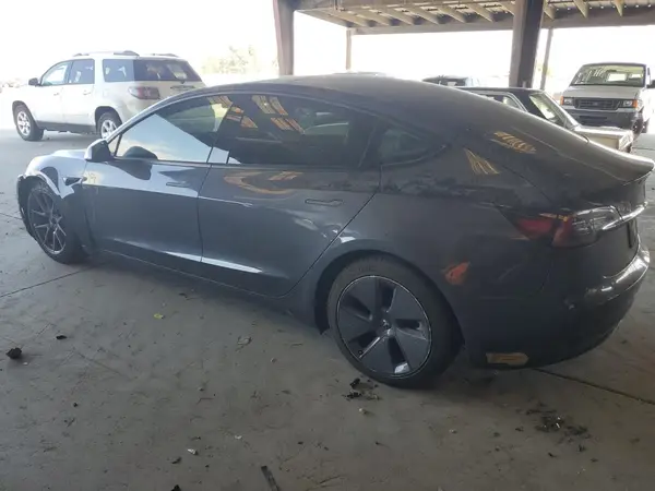 5YJ3E1EA6NF212870 2022 TESLA MODEL 3 - Image 2
