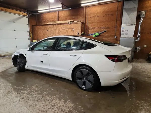 5YJ3E1EA6NF235808 2022 TESLA MODEL 3 - Image 2