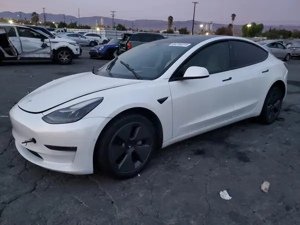 5YJ3E1EA6NF237977 2022 TESLA MODEL 3 - Image 1