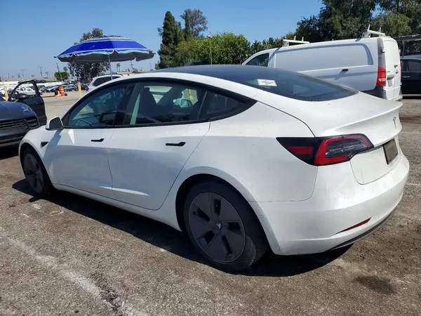 5YJ3E1EA6NF245903 2022 TESLA MODEL 3 - Image 2