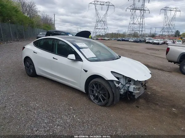 5YJ3E1EA6NF252320 2022 TESLA MODEL 3 - Image 1