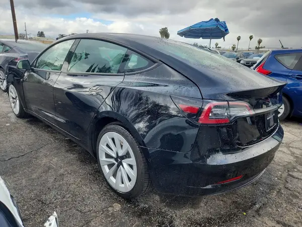 5YJ3E1EA6NF288069 2022 TESLA MODEL 3 - Image 2