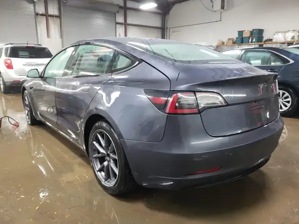 5YJ3E1EA6NF288430 2022 TESLA MODEL 3 - Image 2