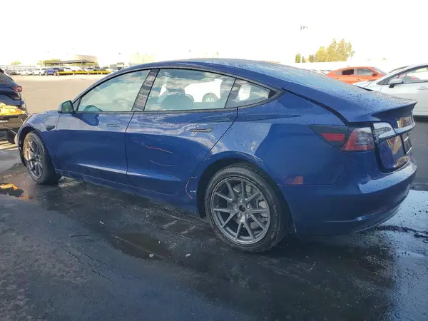 5YJ3E1EA6NF288475 2022 TESLA MODEL 3 - Image 2