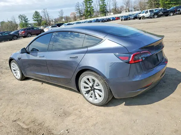 5YJ3E1EA6NF288668 2022 TESLA MODEL 3 - Image 2