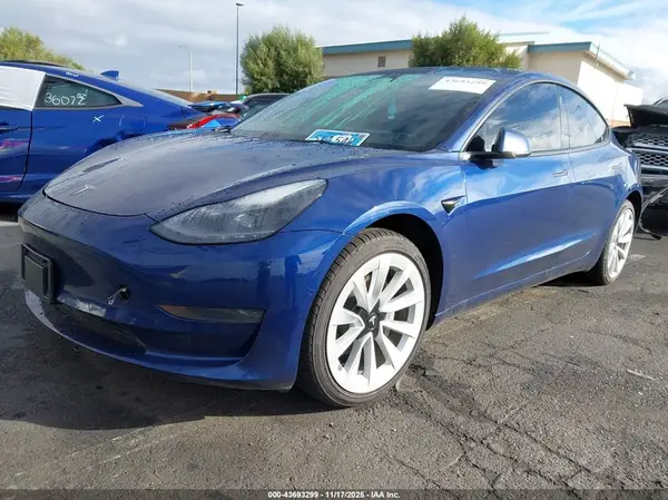 5YJ3E1EA6NF289898 2022 TESLA MODEL 3 - Image 2