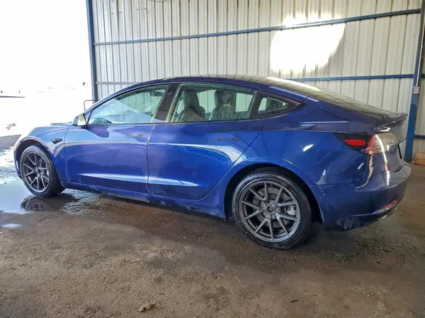 5YJ3E1EA6NF290047 2022 TESLA MODEL 3 - Image 2