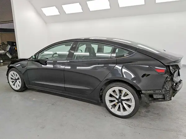 5YJ3E1EA6NF290095 2022 TESLA MODEL 3 - Image 2