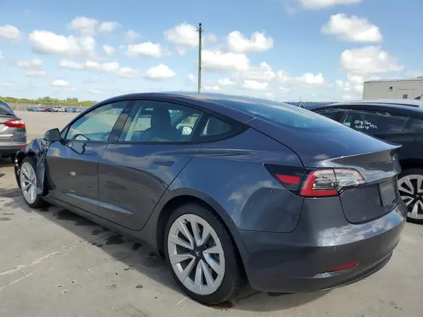 5YJ3E1EA6NF290677 2022 TESLA MODEL 3 - Image 2