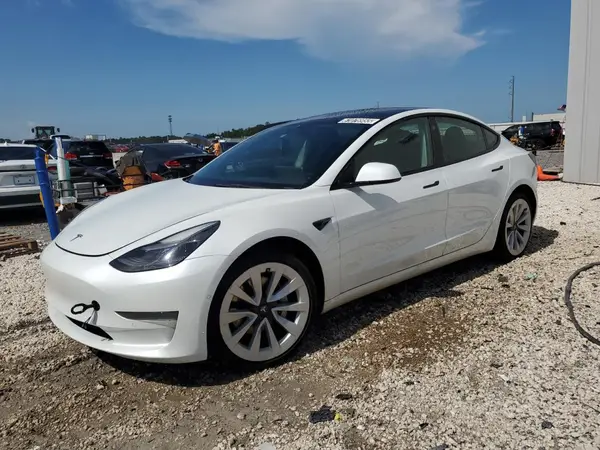 5YJ3E1EA6NF291067 2022 TESLA MODEL 3 - Image 1