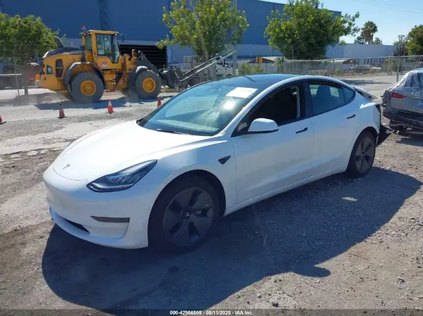 5YJ3E1EA6NF293515 2022 TESLA MODEL 3 - Image 2