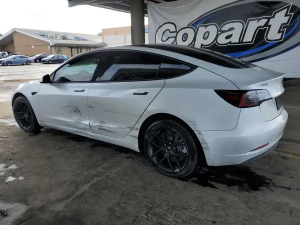 5YJ3E1EA6NF298598 2022 TESLA MODEL 3 - Image 2
