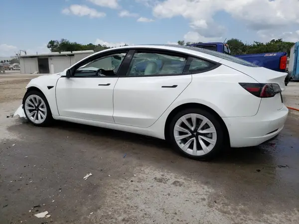 5YJ3E1EA6NF302844 2022 TESLA MODEL 3 - Image 2