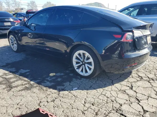 5YJ3E1EA6NF303900 2022 TESLA MODEL 3 - Image 2
