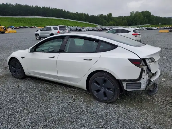 5YJ3E1EA6NF306554 2022 TESLA MODEL 3 - Image 2