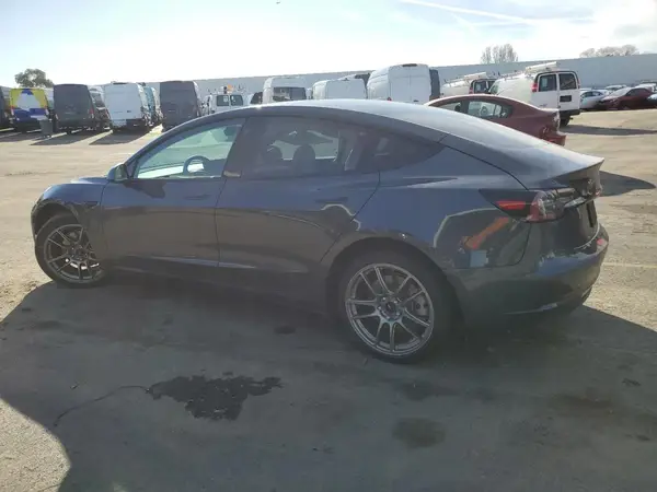 5YJ3E1EA6NF309907 2022 TESLA MODEL 3 - Image 2
