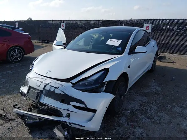 5YJ3E1EA6NF316663 2022 TESLA MODEL 3 - Image 2