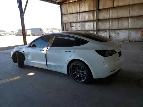 5YJ3E1EA6NF318770 2022 TESLA MODEL 3 - Image 2