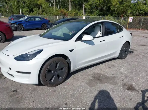 5YJ3E1EA6NF327291 2022 TESLA MODEL 3 - Image 2