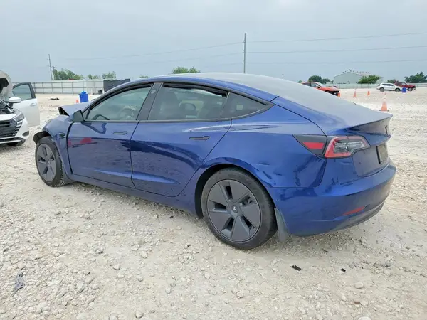 5YJ3E1EA6NF327582 2022 TESLA MODEL 3 - Image 2