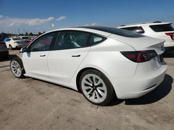 5YJ3E1EA6NF328750 2022 TESLA MODEL 3 - Image 2