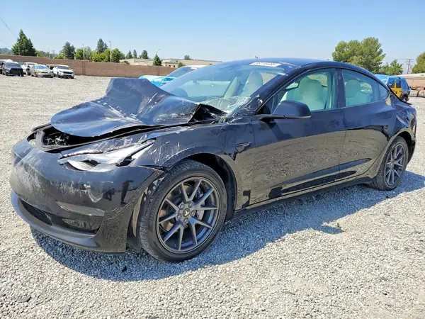 5YJ3E1EA6NF330031 2022 TESLA MODEL 3 - Image 1