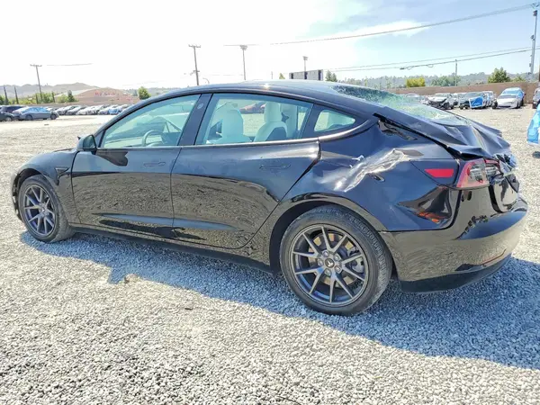 5YJ3E1EA6NF330031 2022 TESLA MODEL 3 - Image 2