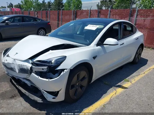 5YJ3E1EA6NF332281 2022 TESLA MODEL 3 - Image 2