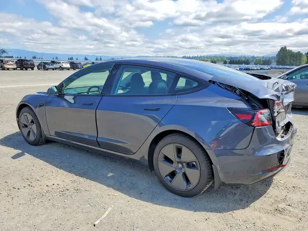 5YJ3E1EA6NF340882 2022 TESLA MODEL 3 - Image 2