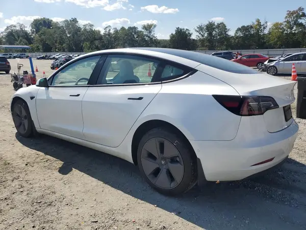 5YJ3E1EA6NF345211 2022 TESLA MODEL 3 - Image 2