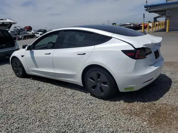 5YJ3E1EA6NF345905 2022 TESLA MODEL 3 - Image 2