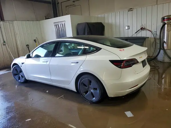 5YJ3E1EA6NF346830 2022 TESLA MODEL 3 - Image 2