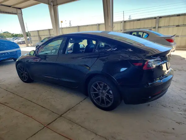 5YJ3E1EA6NF352661 2022 TESLA MODEL 3 - Image 2