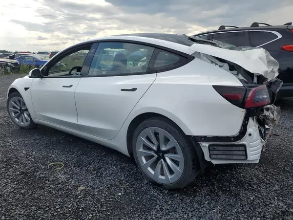 5YJ3E1EA6NF353597 2022 TESLA MODEL 3 - Image 2