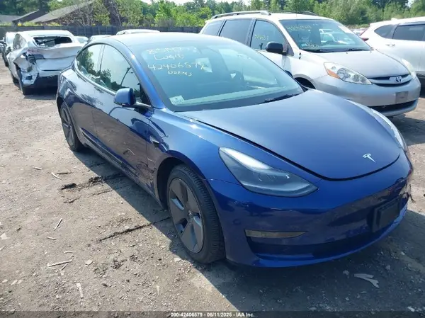 5YJ3E1EA6NF357147 2022 TESLA MODEL 3 - Image 1