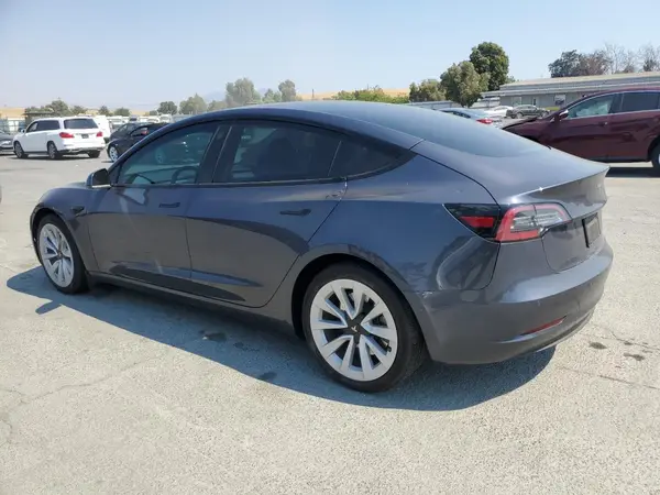 5YJ3E1EA6NF358668 2022 TESLA MODEL 3 - Image 2