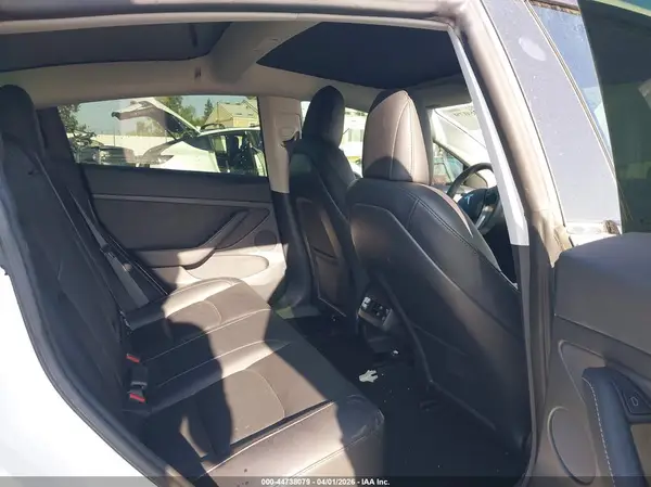 5YJ3E1EA6NF359349 2022 TESLA MODEL 3 - Image 8
