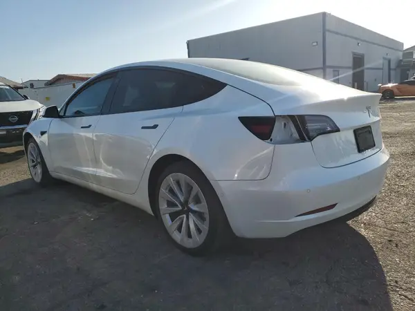 5YJ3E1EA6NF361845 2022 TESLA MODEL 3 - Image 2