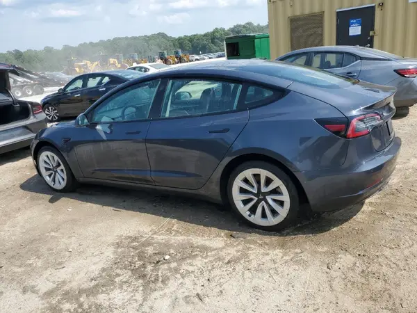 5YJ3E1EA6NF368570 2022 TESLA MODEL 3 - Image 2