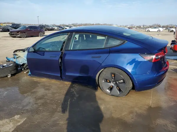 5YJ3E1EA6NF368861 2022 TESLA MODEL 3 - Image 2