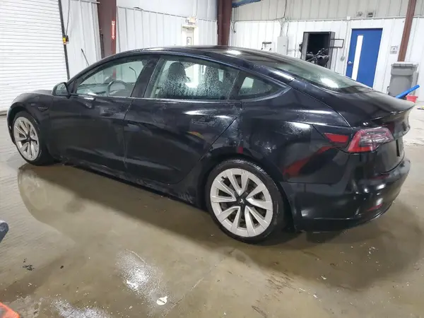 5YJ3E1EA6NF369038 2022 TESLA MODEL 3 - Image 2