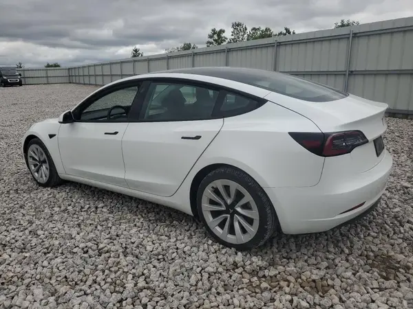 5YJ3E1EA6NF369945 2022 TESLA MODEL 3 - Image 2