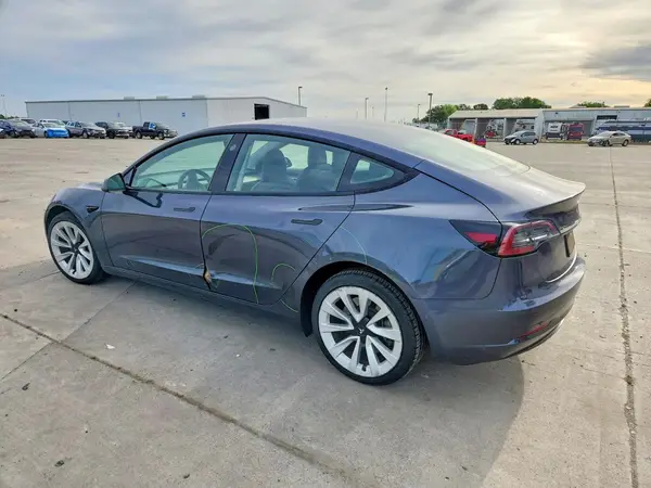 5YJ3E1EA6NF370030 2022 TESLA MODEL 3 - Image 2