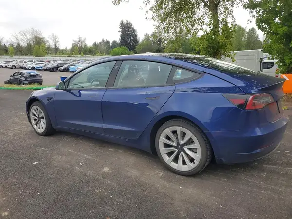 5YJ3E1EA6NF370142 2022 TESLA MODEL 3 - Image 2